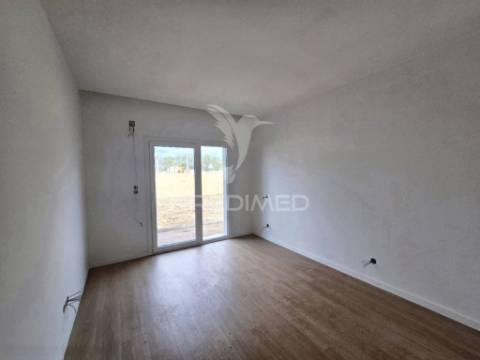 Moradia isolada t4 c/garagem, na qta. belavista - palmela