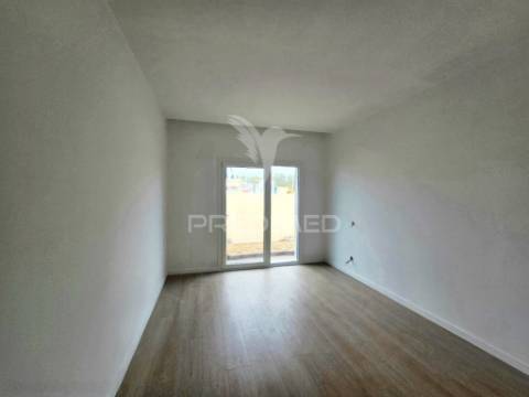 Moradia isolada t4 c/garagem, na qta. belavista - palmela