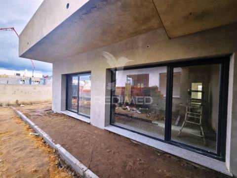 Moradia isolada t4 c/garagem, na qta. belavista - palmela