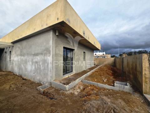 Moradia isolada t4 c/garagem, na qta. belavista - palmela