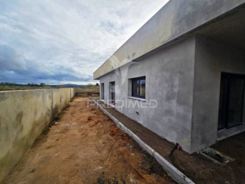 Moradia isolada t4 c/garagem, na qta. belavista - palmela