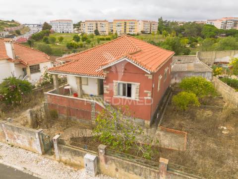 Moradia isolada em rio de mouro