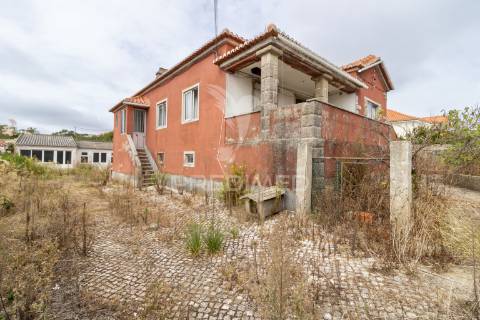 Moradia isolada em rio de mouro