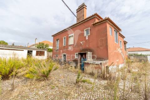 Moradia isolada em rio de mouro