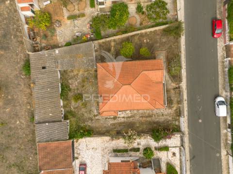 Moradia isolada em rio de mouro