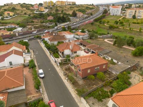 Moradia isolada em rio de mouro