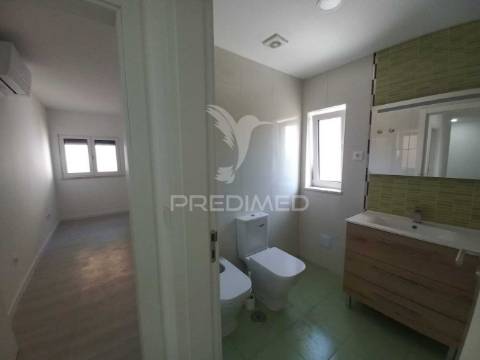 Apartamento t4 duplex - novo - castanheira do ribatejo