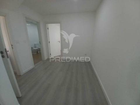 Apartamento t4 duplex - novo - castanheira do ribatejo