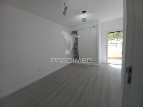 Apartamento t4 duplex - novo - castanheira do ribatejo