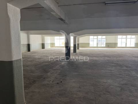 Garagem cruz de pau - amora