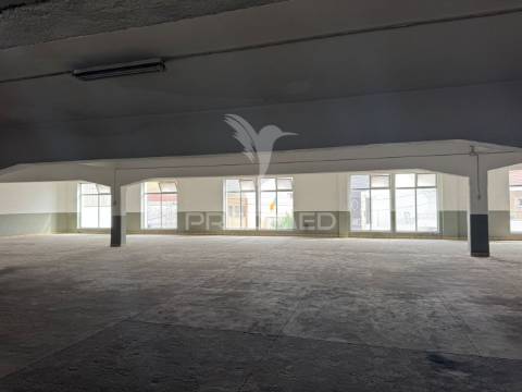 Garagem cruz de pau - amora