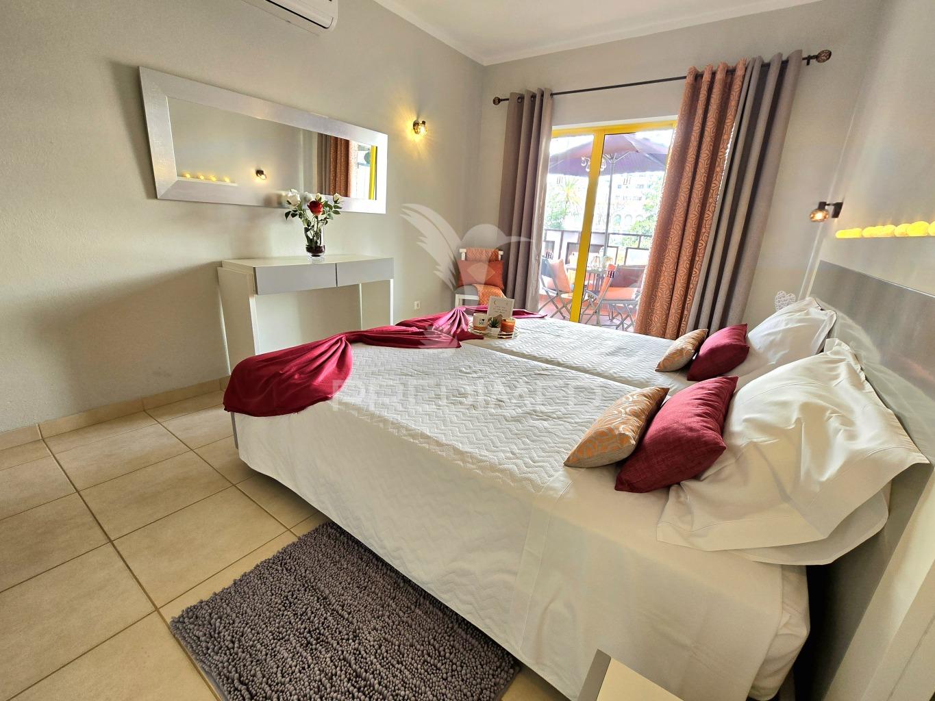 Apartamento t1, a 200 metros da praia da rocha, algarve