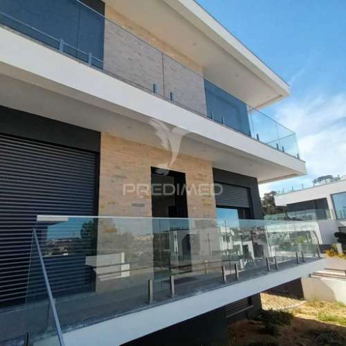 Moradia t4 nova no alto do indio