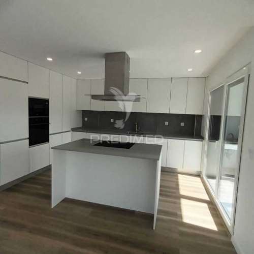 Moradia t4 nova no alto do indio