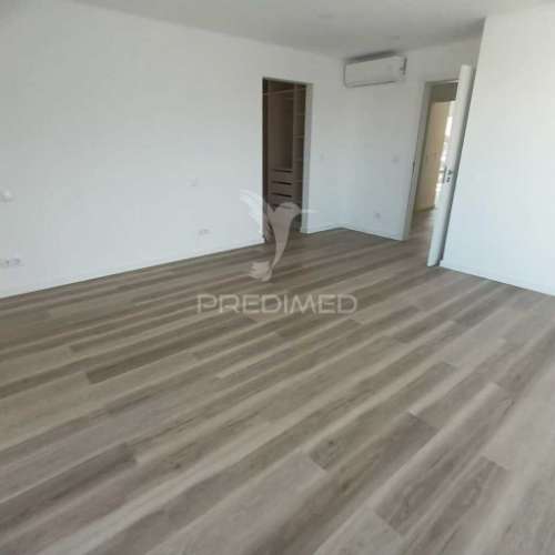 Moradia t4 nova no alto do indio