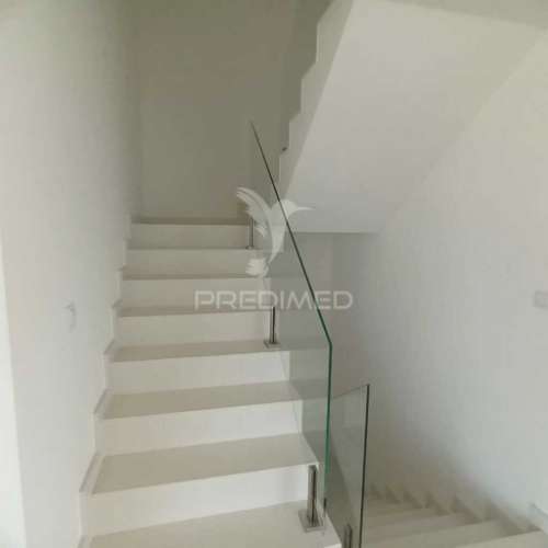 Moradia t4 nova no alto do indio