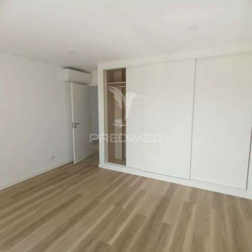 Moradia t4 nova no alto do indio