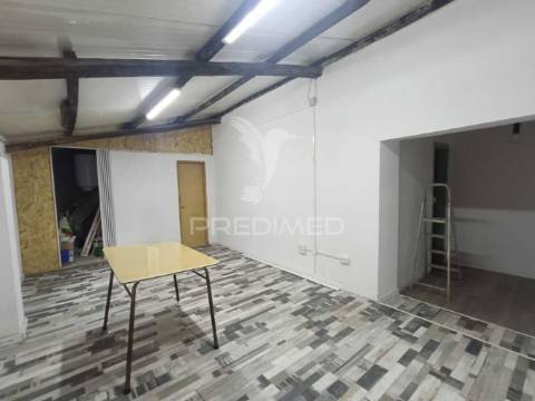 Moradia t2 em urqueira