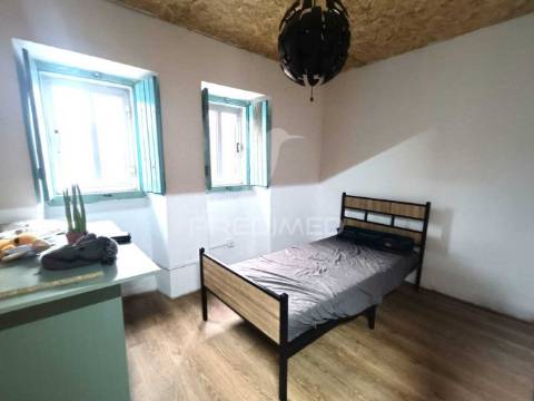 Moradia t2 em urqueira