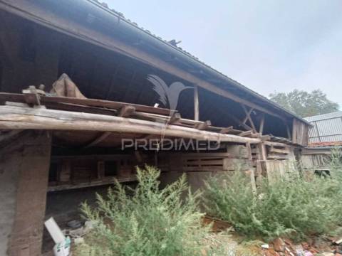 Moradia t2 em urqueira