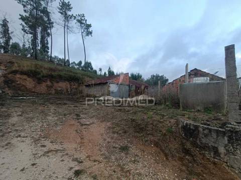 Moradia t2 em urqueira