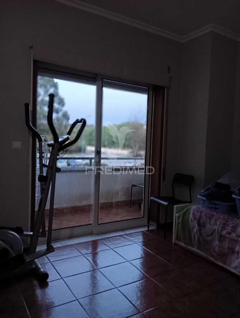 Apartamento t2 + 1 em susão com garagem e arrumos