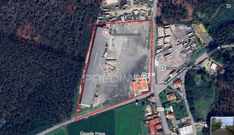 Armazém com 5000m2 num terreno de 28 250 m2