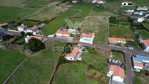 Moradia t2 com terreno – oportunidade única nos rosais, ilha de são jorge