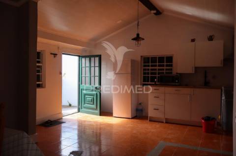 Moradia t2 com terreno – oportunidade única nos rosais, ilha de são jorge