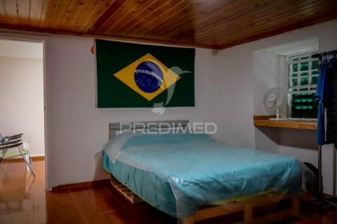 Moradia t2 com terreno – oportunidade única nos rosais, ilha de são jorge