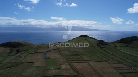 Moradia t2 com terreno – oportunidade única nos rosais, ilha de são jorge