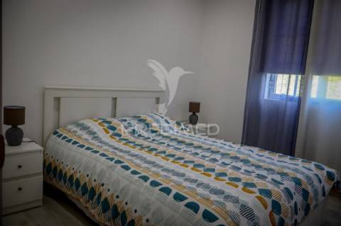 Moradia t3 totalmente remodelada com garagem – rosais, ilha de são jorge