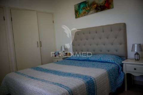 Moradia t3 totalmente remodelada com garagem – rosais, ilha de são jorge