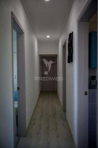 Moradia t3 totalmente remodelada com garagem – rosais, ilha de são jorge