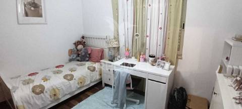 Moradia t3 em sarilhos pequenos, moita