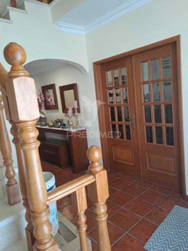 Moradia t3 em sarilhos pequenos, moita