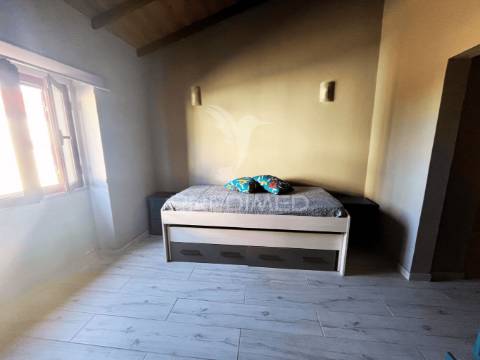 Moradia recuperada t3  com quintal em alfundão