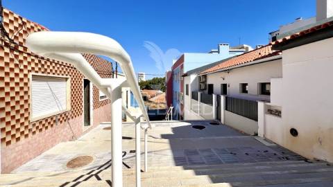 Moradia t2 com sótão em setúbal