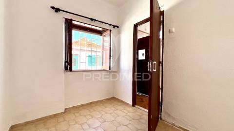 Moradia t2 com sótão em setúbal