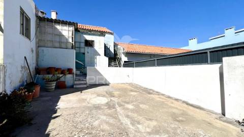 Moradia t2 com sótão em setúbal