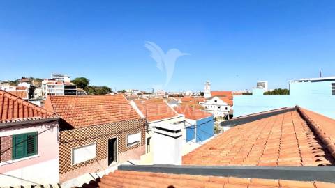 Moradia t2 com sótão em setúbal