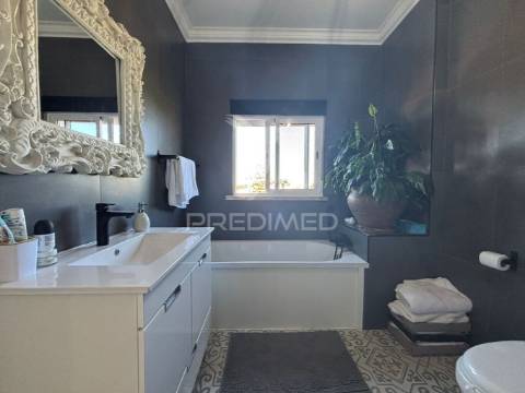 Moradia de charme com toques rústicos  t3