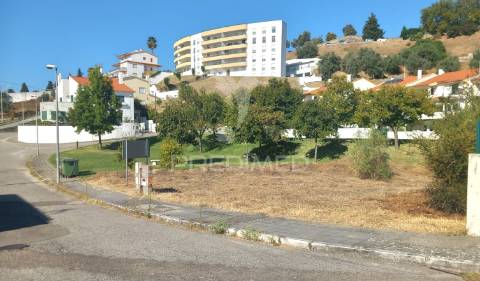 Lote para construção de moradia, localizado em abrantes.