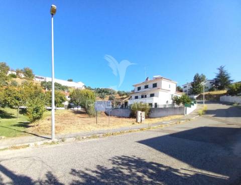 Lote para construção de moradia, localizado em abrantes.