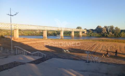 Lote para construção de moradia, localizado em abrantes.