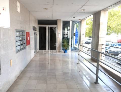 Escritório – urbanização dos plátanos, abrantes.