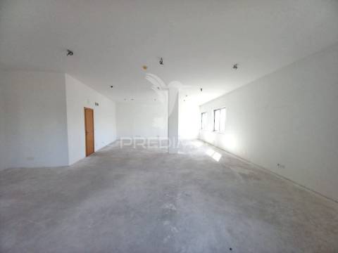 Escritório – urbanização dos plátanos, abrantes.