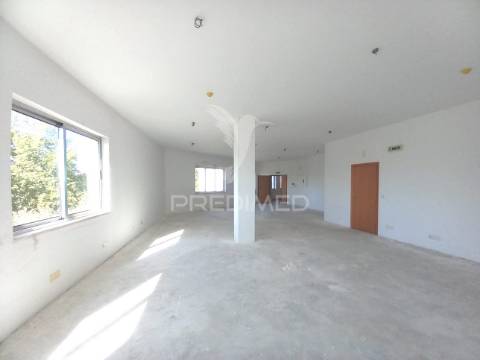 Escritório – urbanização dos plátanos, abrantes.