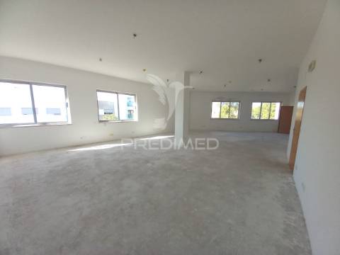 Escritório – urbanização dos plátanos, abrantes.