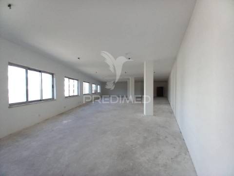 Escritório – urbanização dos plátanos, abrantes.